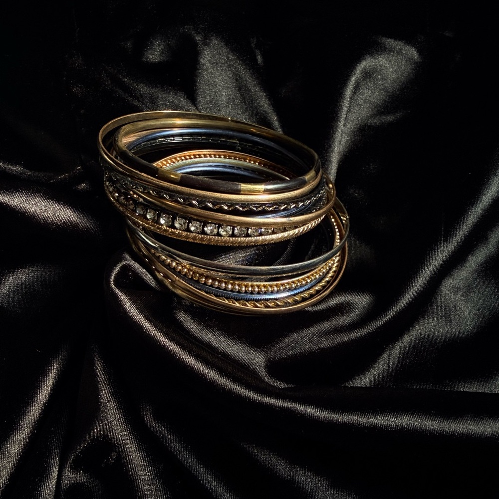 Elegant Gold and Black Bangle Set